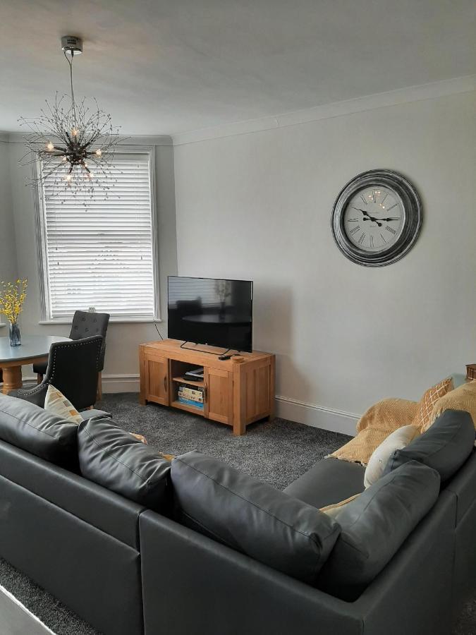 Beachmount Holiday Apartments Colwyn Bay Bagian luar foto