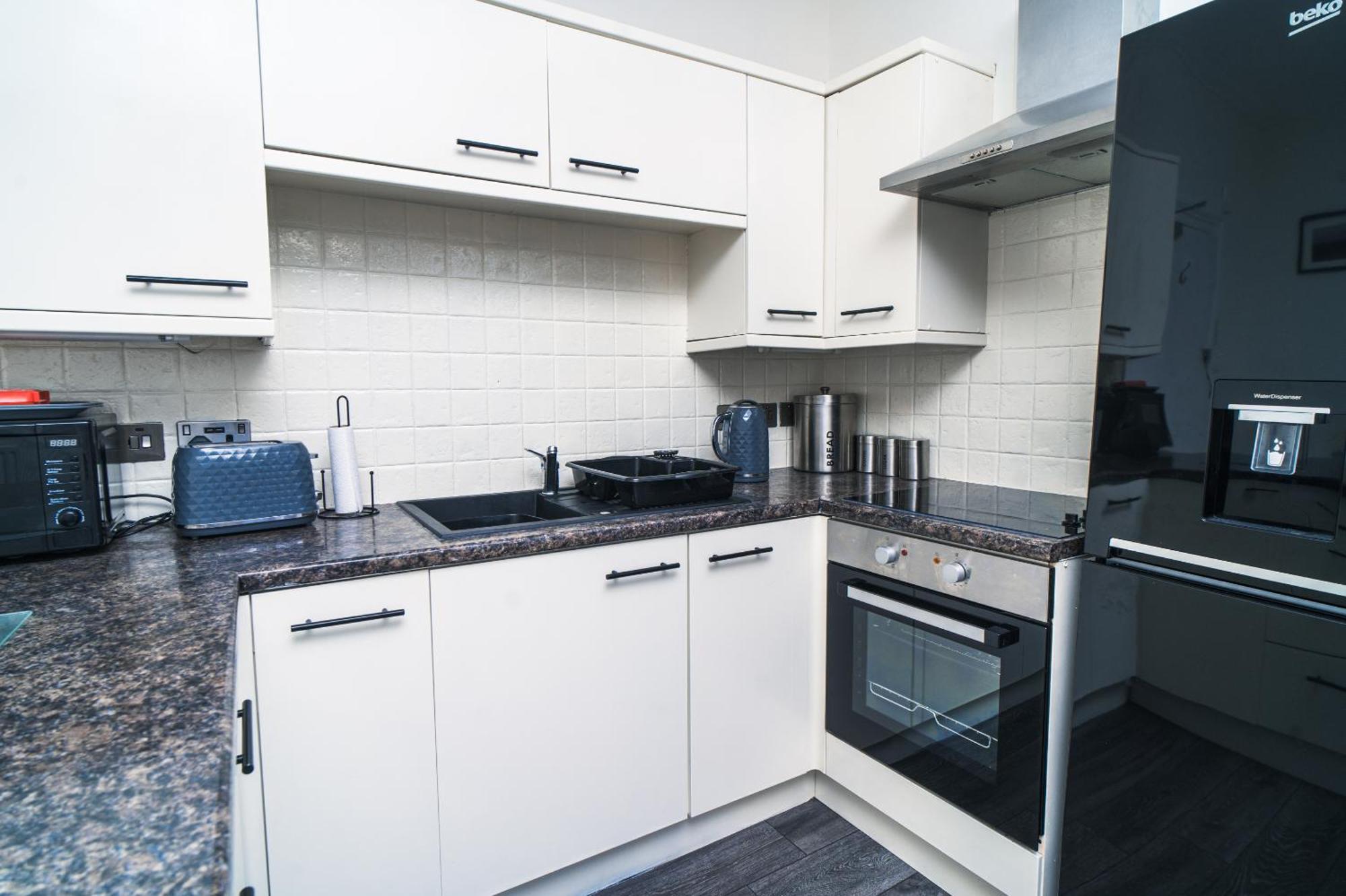 Beachmount Holiday Apartments Colwyn Bay Bagian luar foto