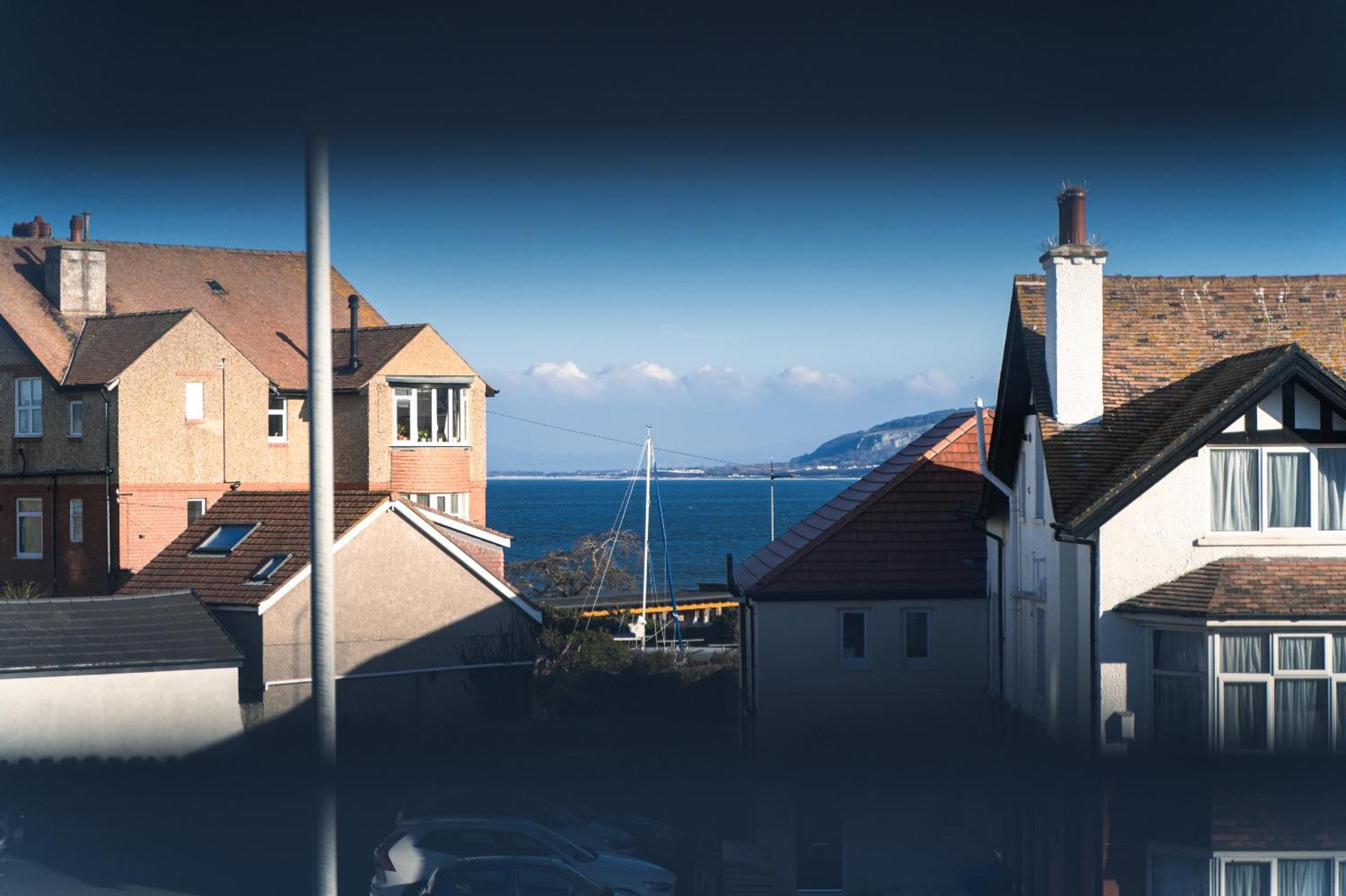 Beachmount Holiday Apartments Colwyn Bay Bagian luar foto