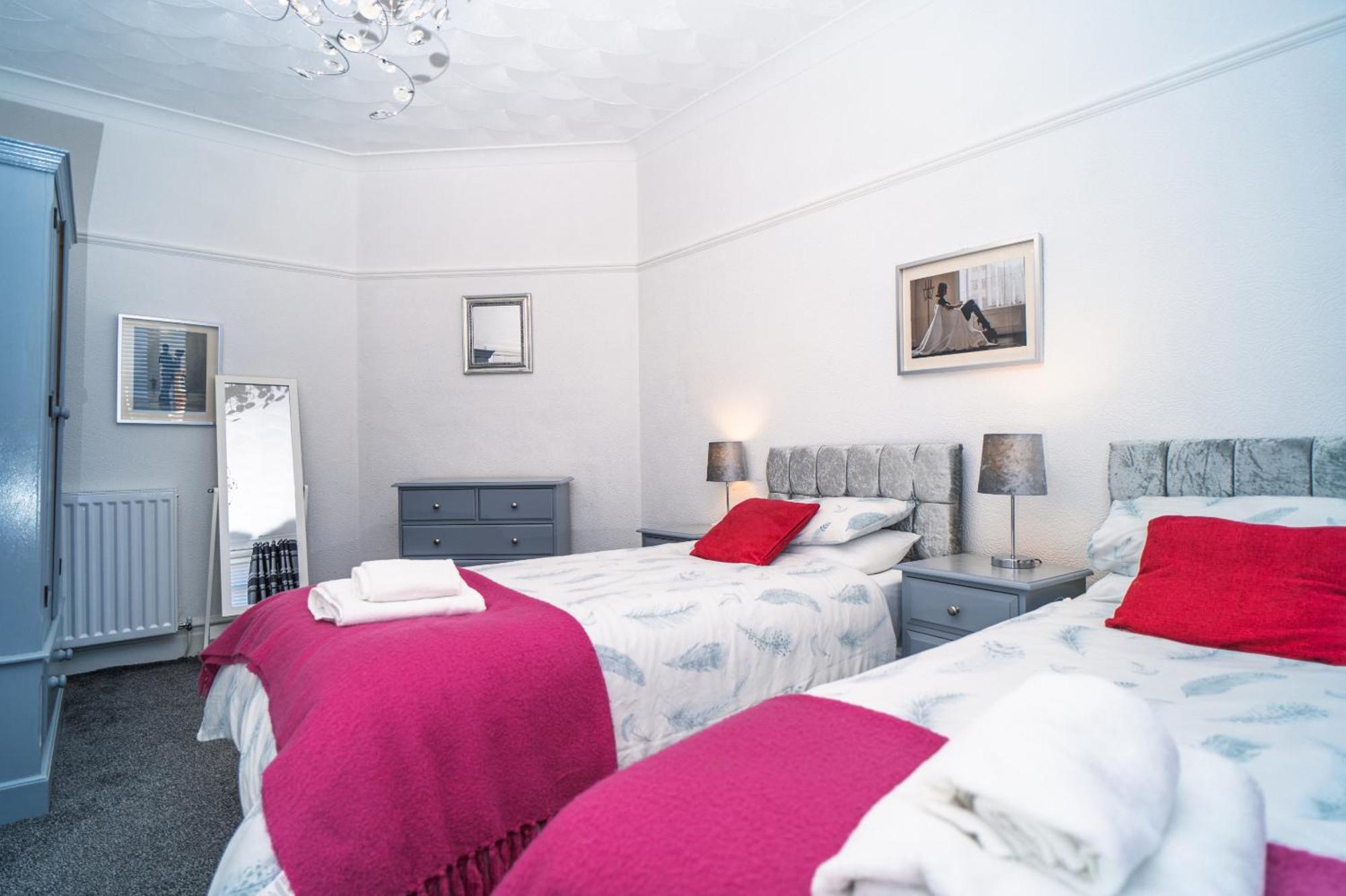 Beachmount Holiday Apartments Colwyn Bay Bagian luar foto